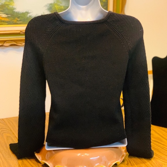 White House Black Market Small Knitted black top - Picture 4 of 5